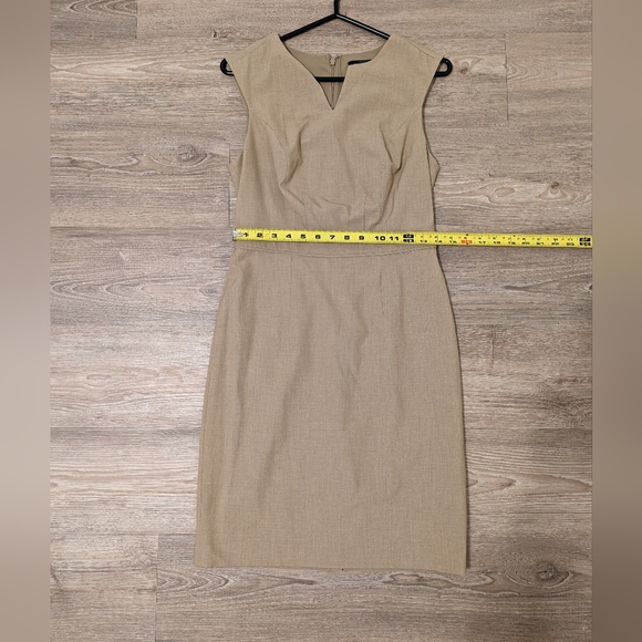 Dress - Picture 3 of 7